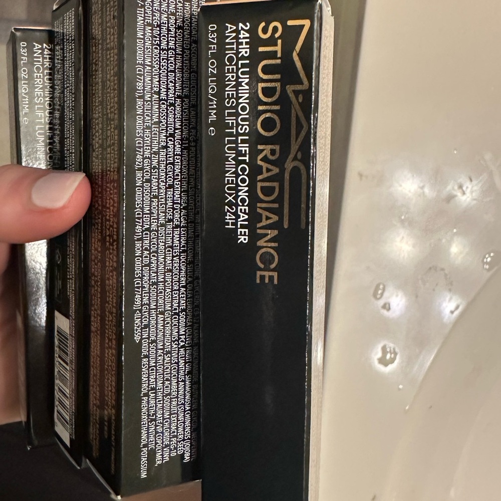 Mac Studio radiance concealer NC40